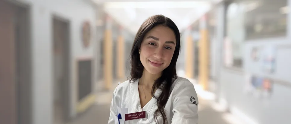 Debattpriset Röst 2025 tilldelas läkarstudent Haya Alkassem